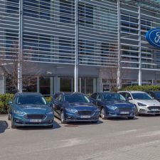 A Ford 15 személygépkocsit bocsát segélyszervezetek rendelkezésére