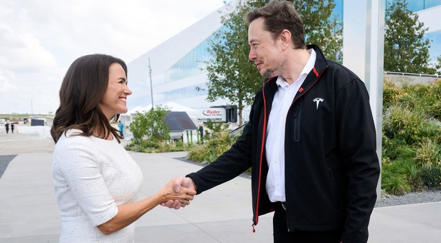 Hamarosan a Tesla is Magyarországon gyártja/újrahasznosítja az akkumulátorait?   Elon Muskkal találkozott Novák Katalin Texasban