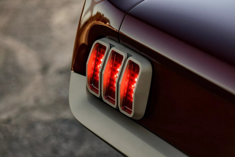 A Ringbrothereknek több mint 4000 órába telt megépíteni ezt a ’65-ös Ford Mustang kabriót (9)