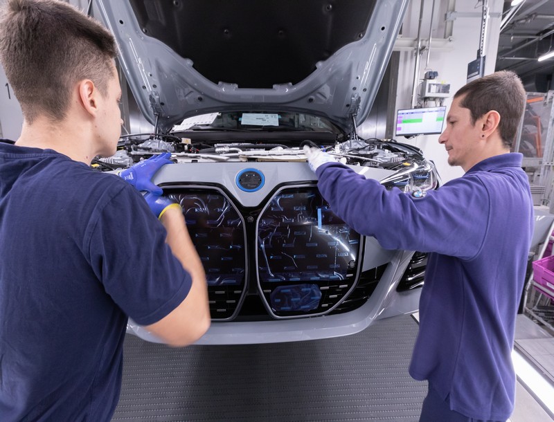 A BMW Group müncheni gyárában 2027 végétől kizárólag tisztán elektromos meghajtású modellek készülnek (23)