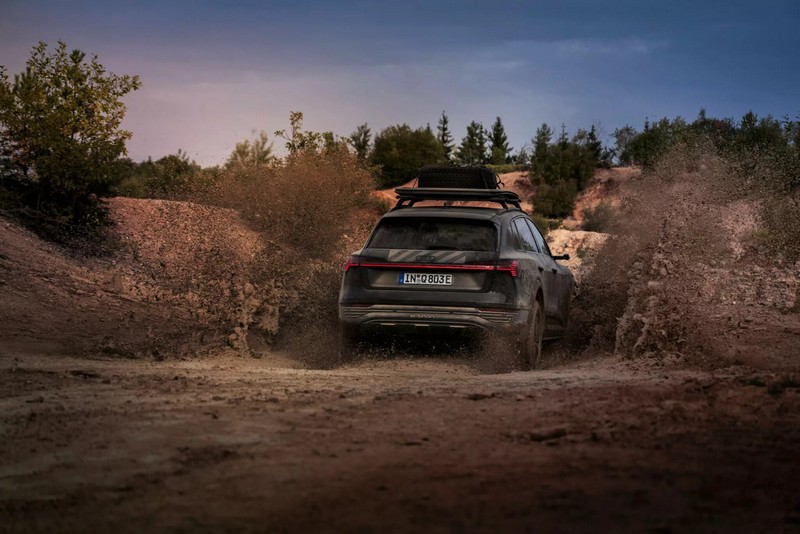Az Audi Q8 E-Tron Edition Dakar ízelítő az elkövetkező terepjárókból (41)