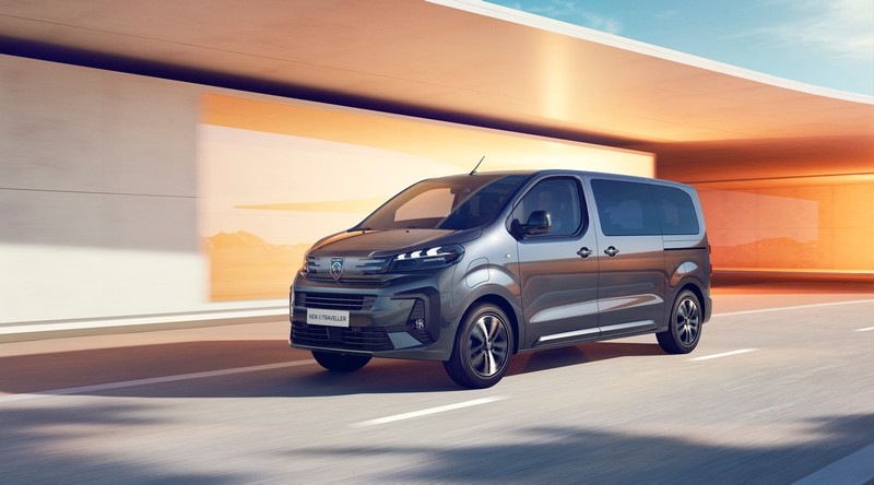 Hamarosan érkezik a megújult Peugeot e-Traveller (5)