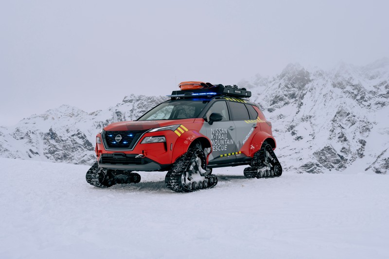 Nissan X-Trail Mountain Rescue Exterior (18)