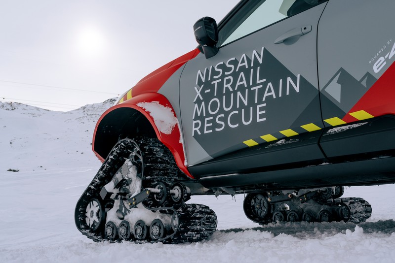 Nissan X-Trail Mountain Rescue Exterior (31)