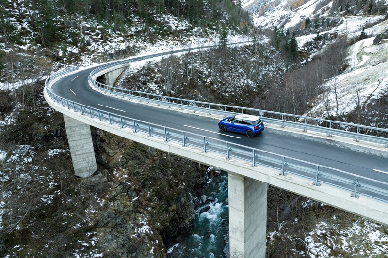 Az új MINI Cooper SE évszakokon átívelő vezetési élménye (24)