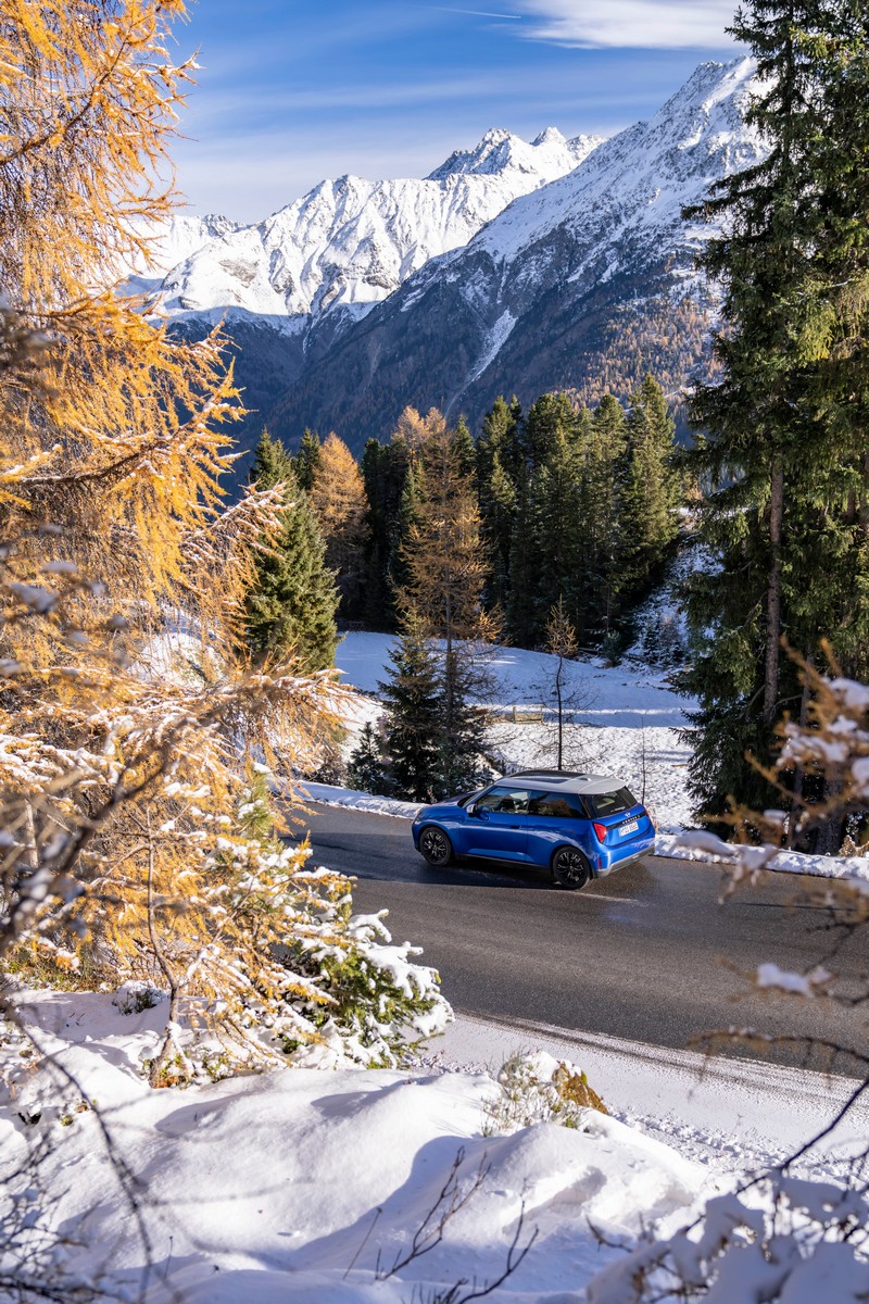 Az új MINI Cooper SE évszakokon átívelő vezetési élménye (28)