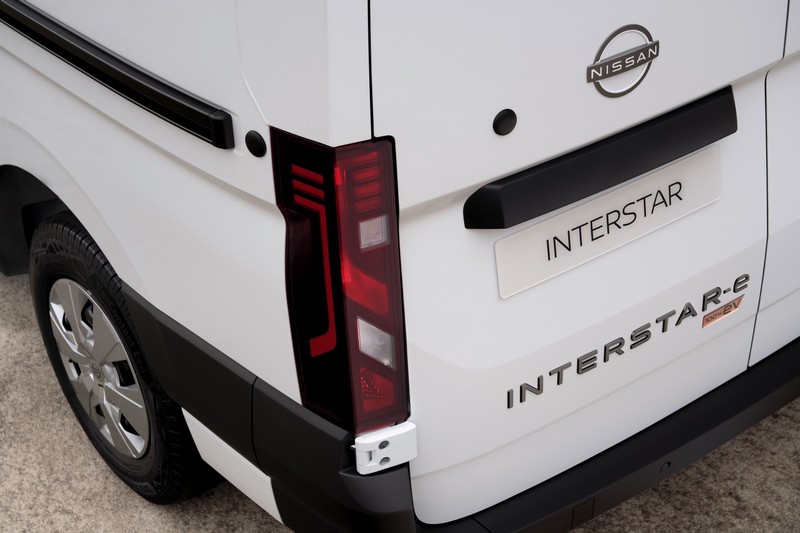 Nissan_INTERSTAR (15)