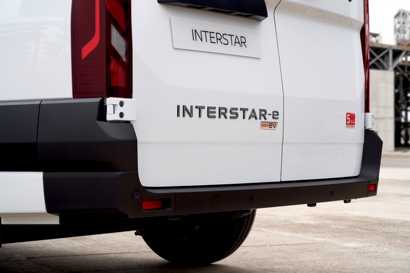 Nissan_INTERSTAR (19)