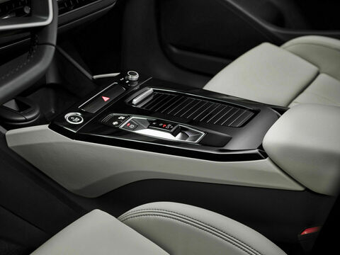 Audi Q6 e-tron (24)