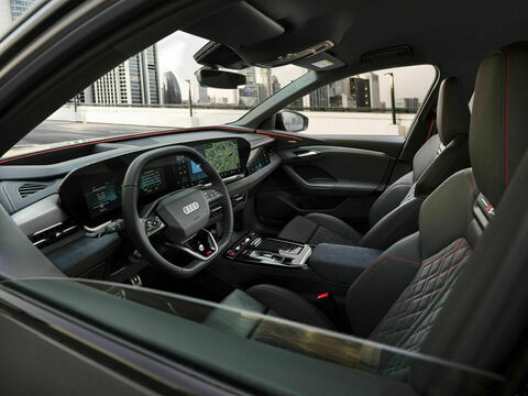 Audi Q6 e-tron (59)