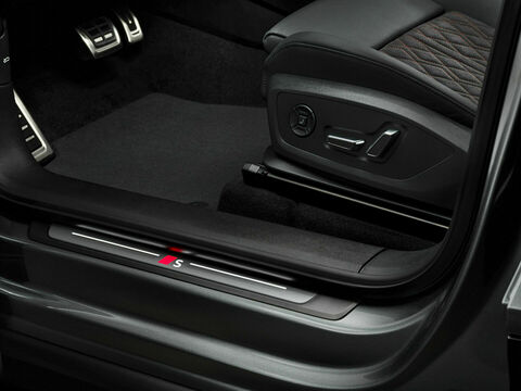 Audi Q6 e-tron (9)