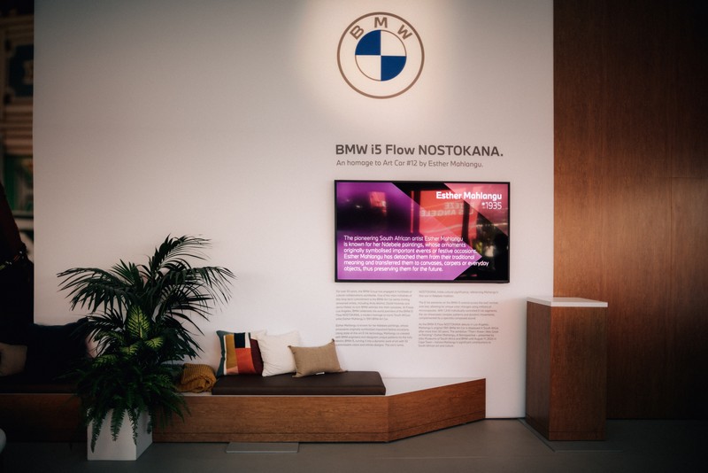 BMW i5 Flow NOSTOKANA – Az innováció és művészet találkozása (57)