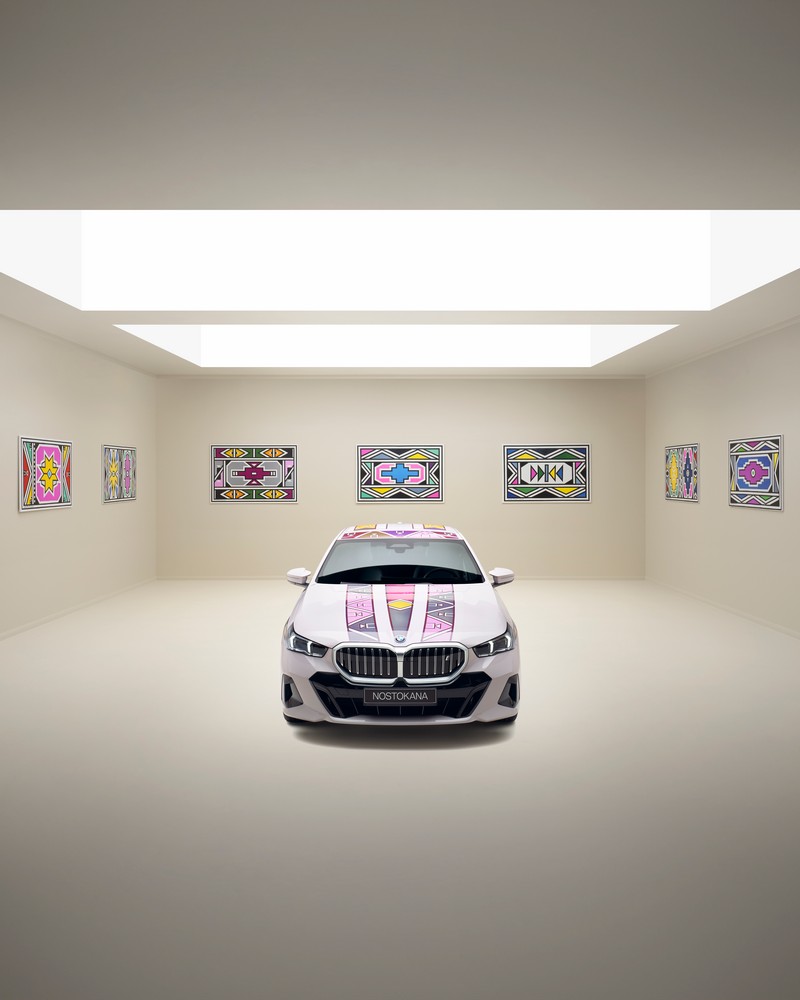 BMW i5 Flow NOSTOKANA – Az innováció és művészet találkozása (8)