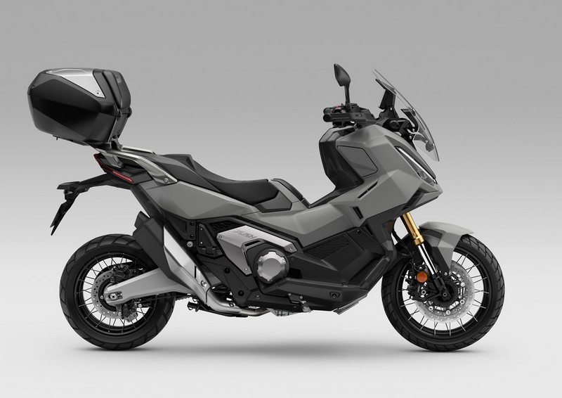 25YM Honda X-ADV